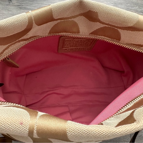 Coach Crossbody Bag - Picture 4 of 7